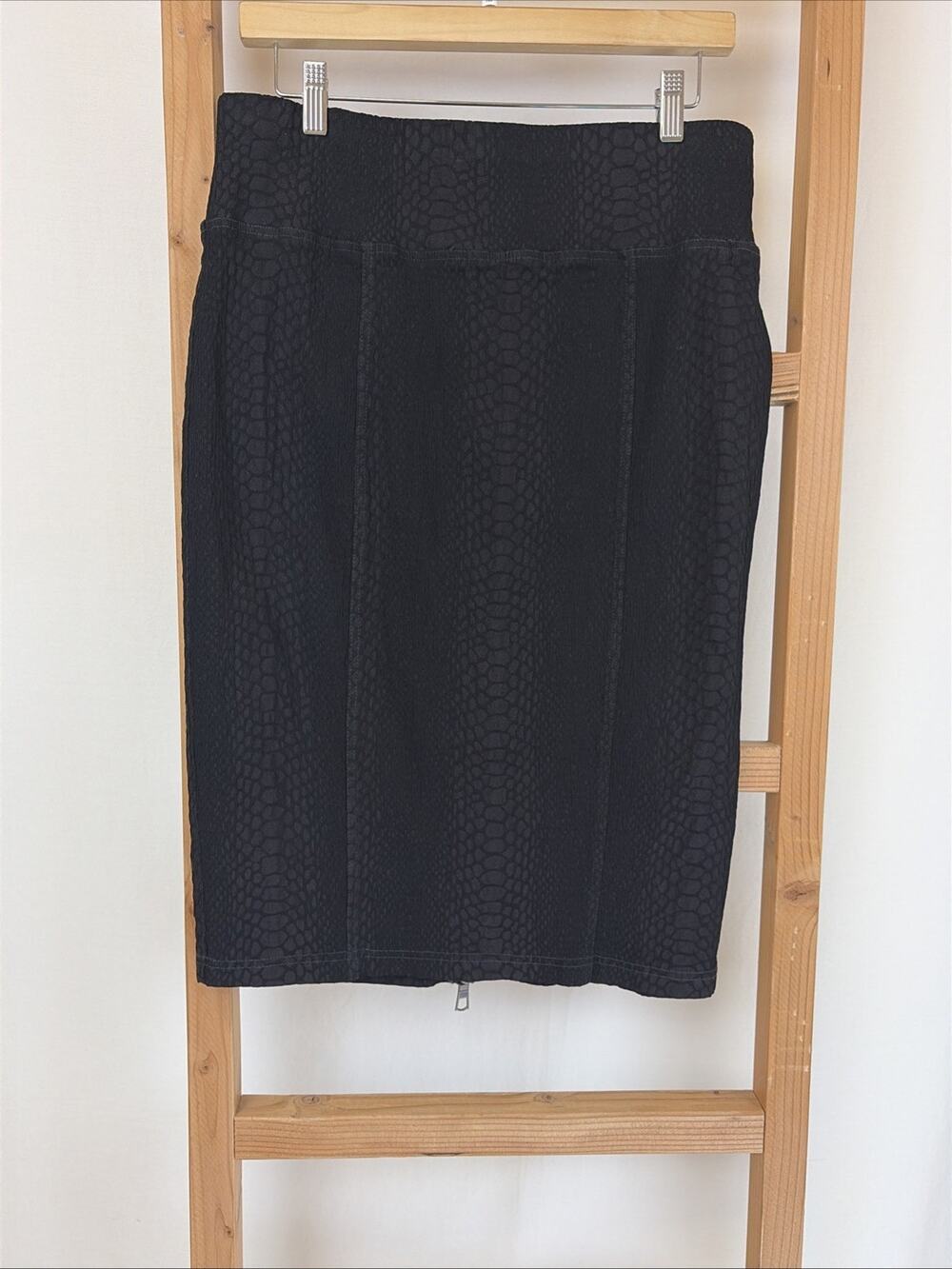 NWT XCVI Black "Arleigh" High Waisted Snake Pattern Stretch Pencil Skirt M #0668